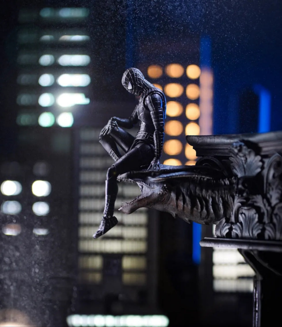 .Wall-Mount Gargoyle Stand
