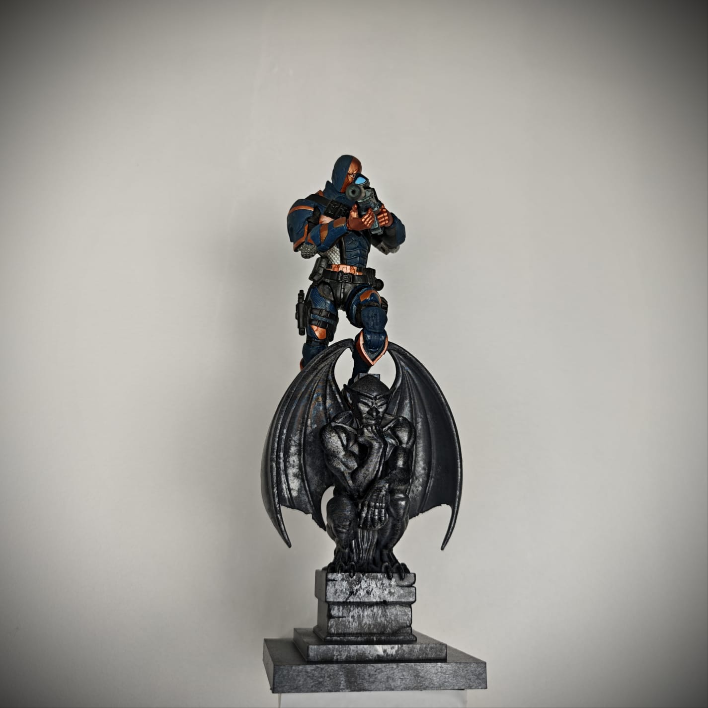 Gargoyle Stand – IronWing Collectables